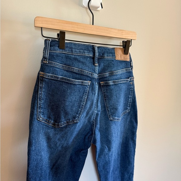 Madewell • The Petite Mid Rise Perfect Vintage Tapered Mom Dark Wash Jean - Picture 11 of 14